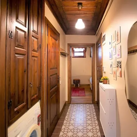 شقة Cosy Wooden Aesthetic Flat In Besiktas *