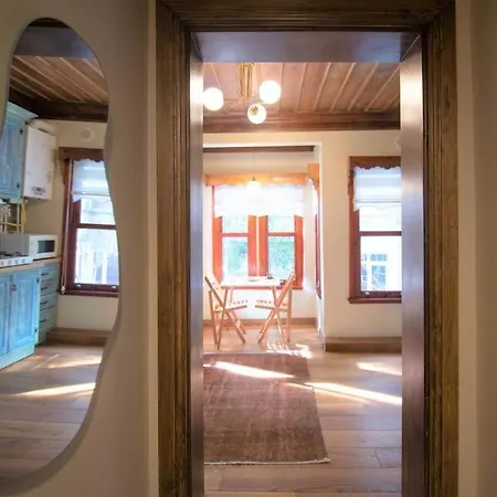 Cosy Wooden Aesthetic Flat In Besiktas * اسطنبول